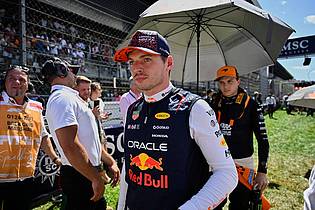 Denes Erdos/AP POOL/AP/dpa | Nach mehr als einem Jahr fällt er vorzeitig aus: Weltmeister Max Verstappen.